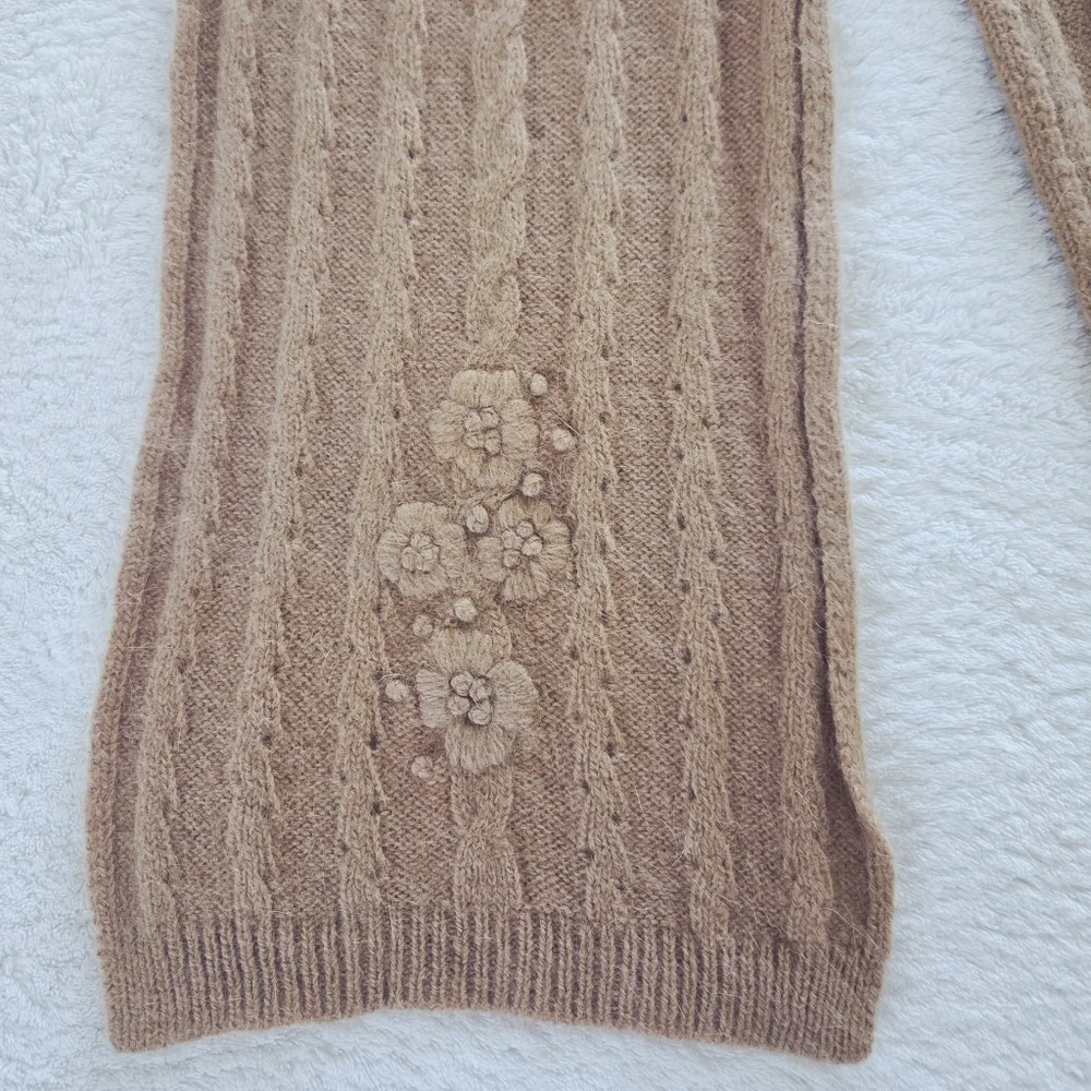 Vintage ✨️ Cashmere and Angora Knit Women's  Scarf with Floral Design